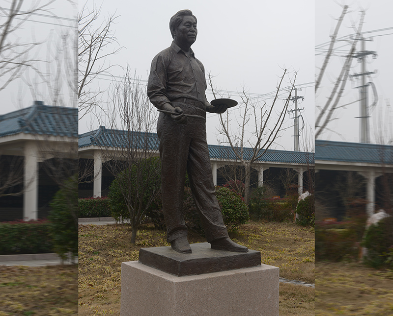 雕塑作品 喻繼高像、青銅高2.3米、安放地點(diǎn)：喻繼高紀(jì)念館